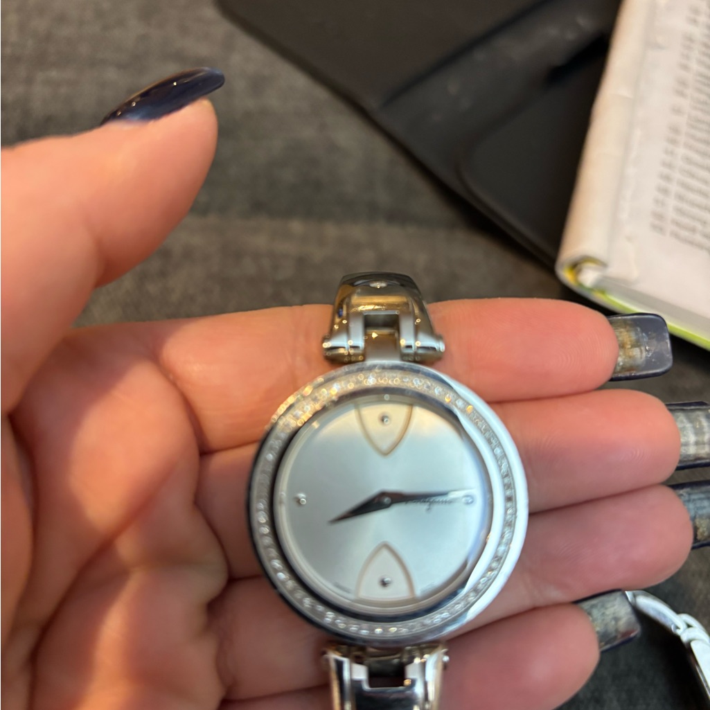 Ferragamo Gilio Womens Diamond Watch Stainless Steel Great Condition Preowned